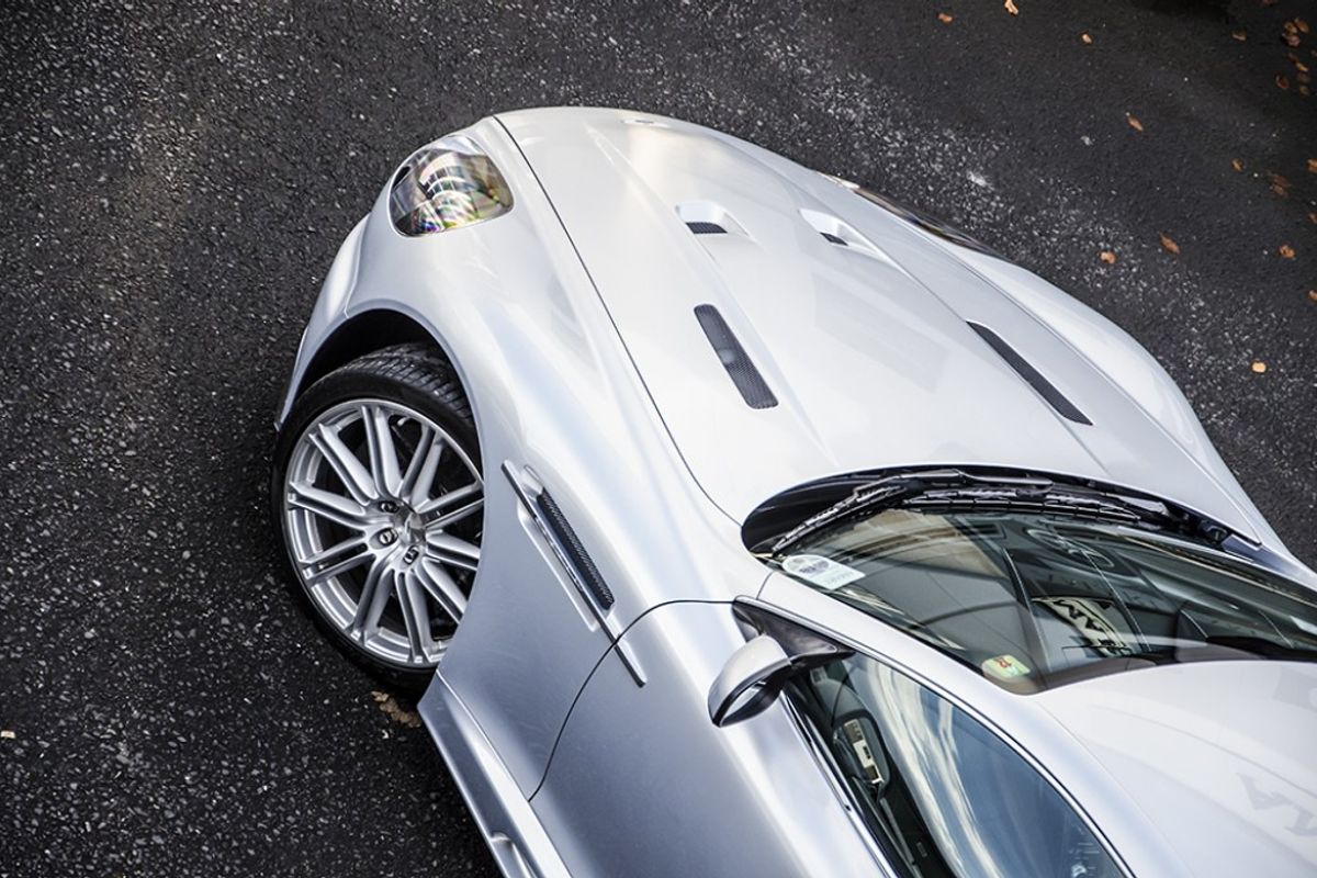 ASTON MARTIN DBS COUPE V12