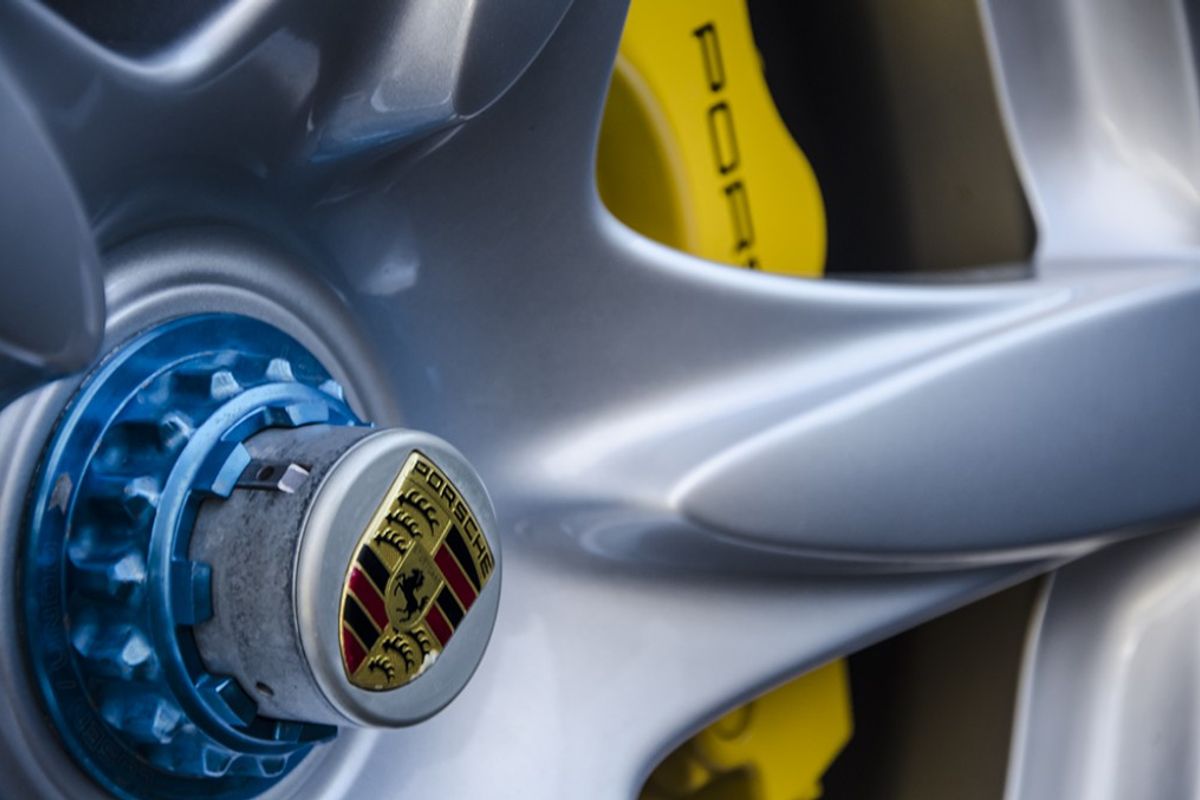 PORSCHE Carrera  GT