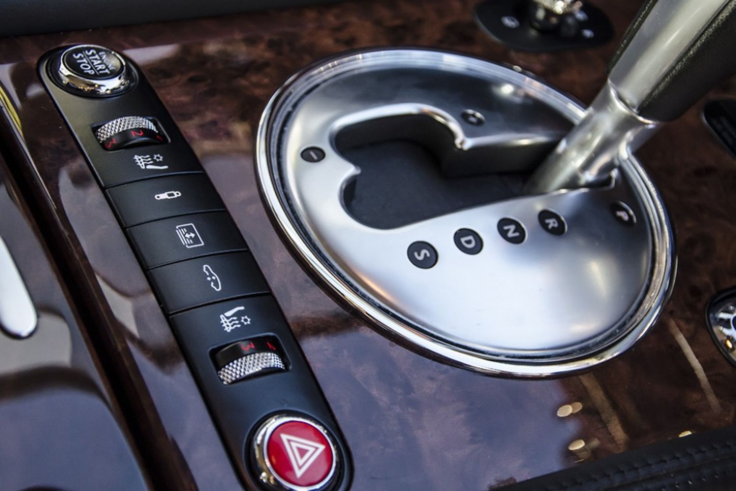 BENTLEY CONTINENTAL FLYING SPUR SALOON 6.0 W12 Auto
