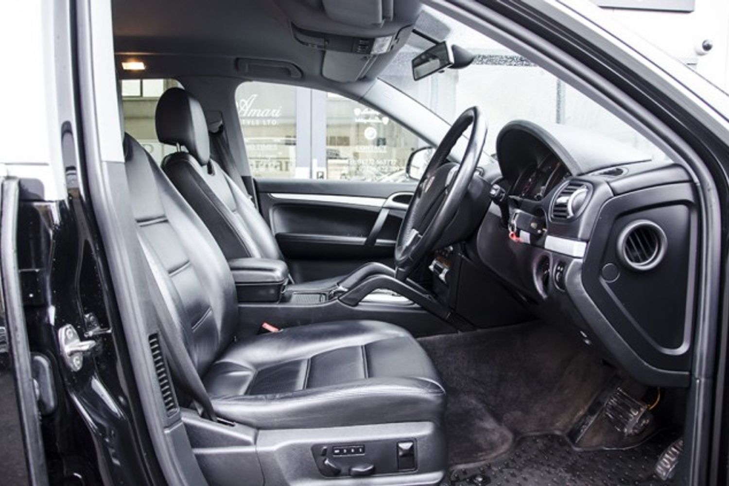 PORSCHE CAYENNE ESTATE 5dr Tiptronic S