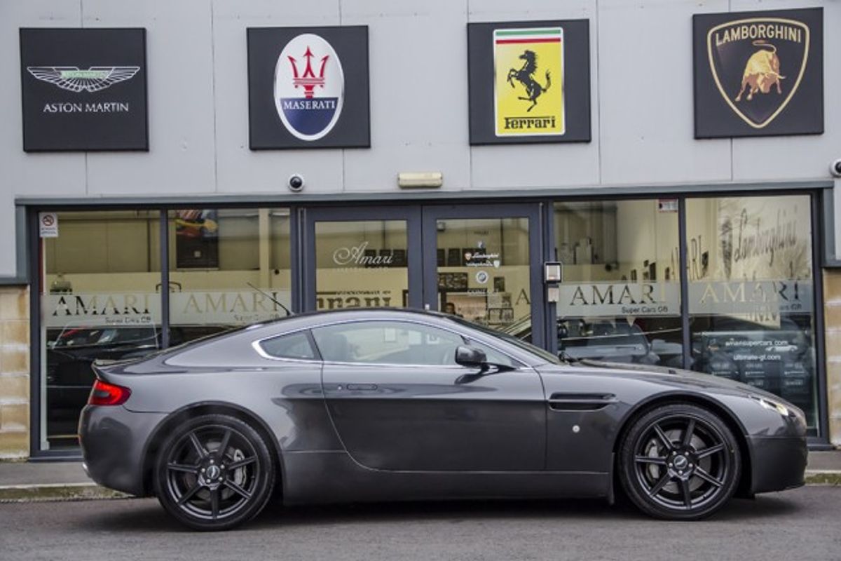 ASTON MARTIN V8 VANTAGE COUPE 2dr