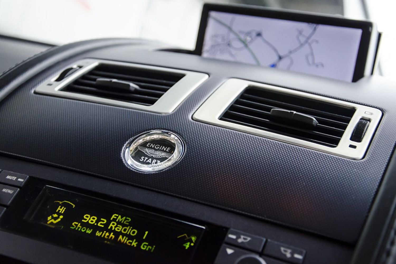 ASTON MARTIN V8 VANTAGE COUPE 2dr