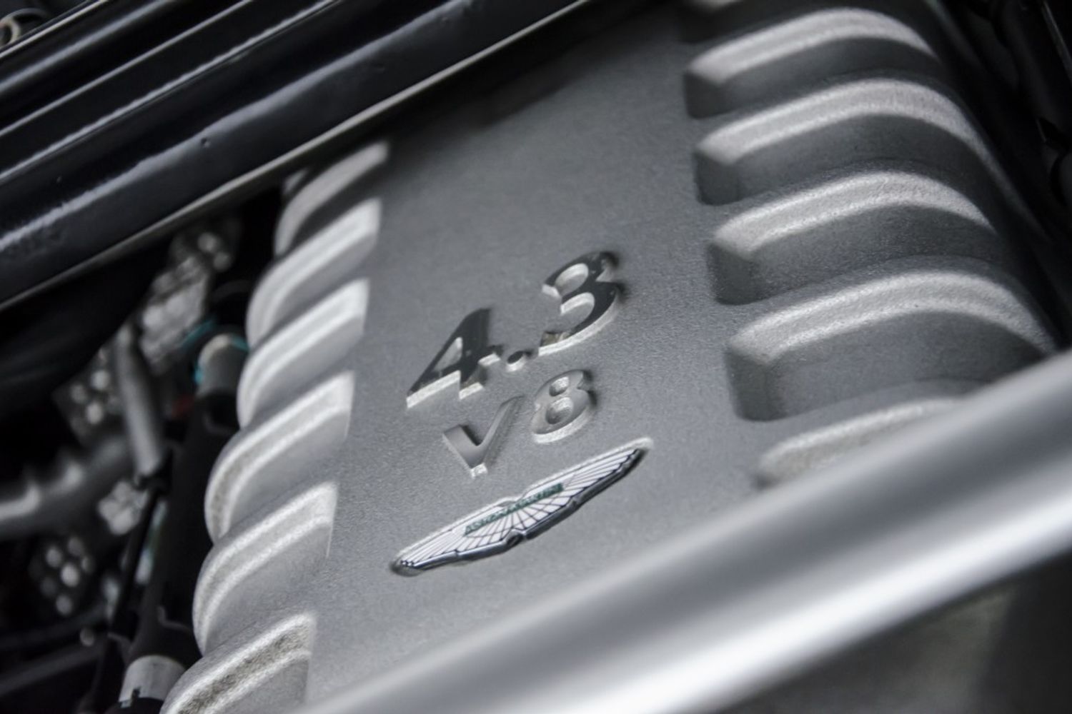 ASTON MARTIN V8 VANTAGE COUPE 2dr