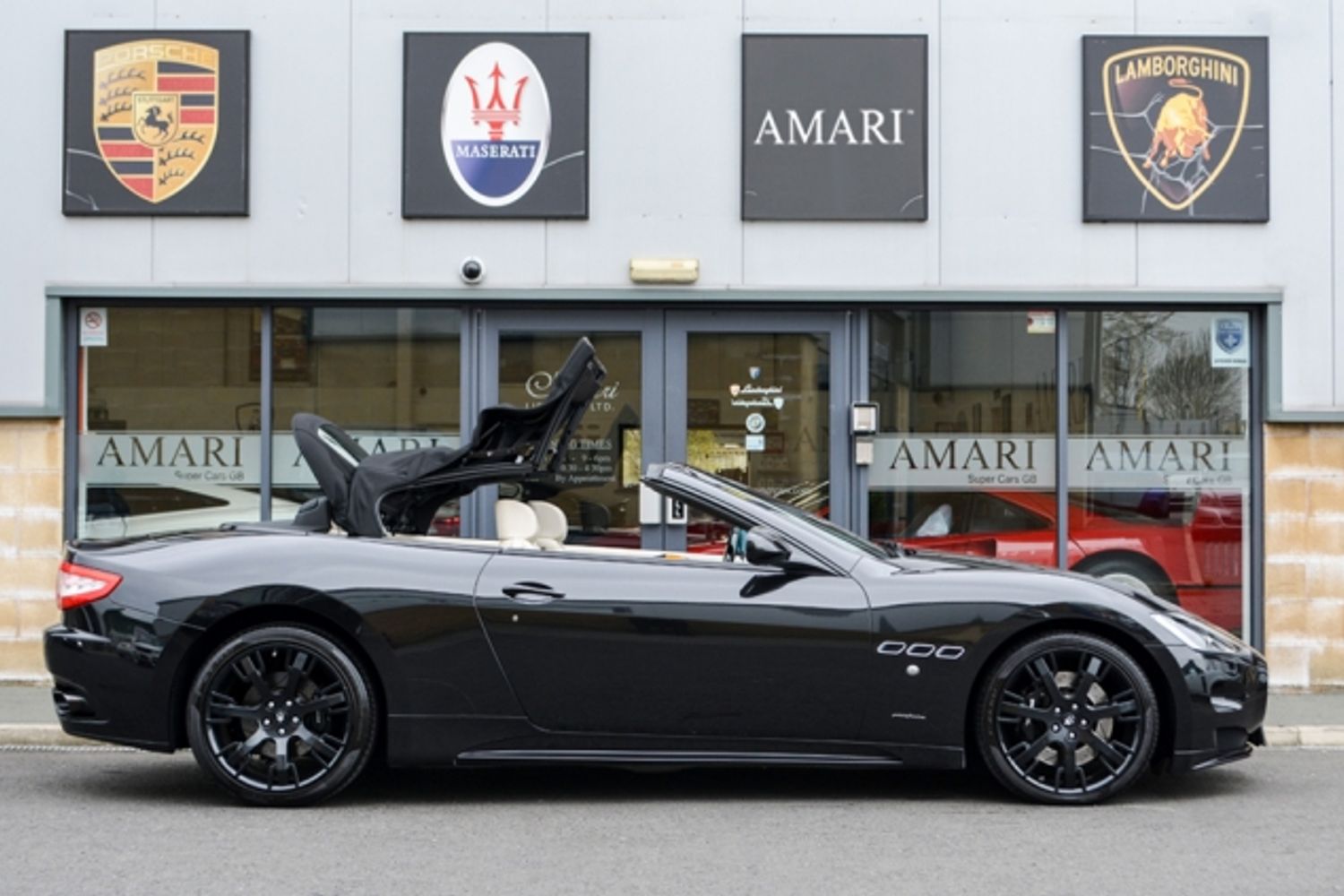 MASERATI GRANCABRIO CONVERTIBLE V8 Sport MC Shift