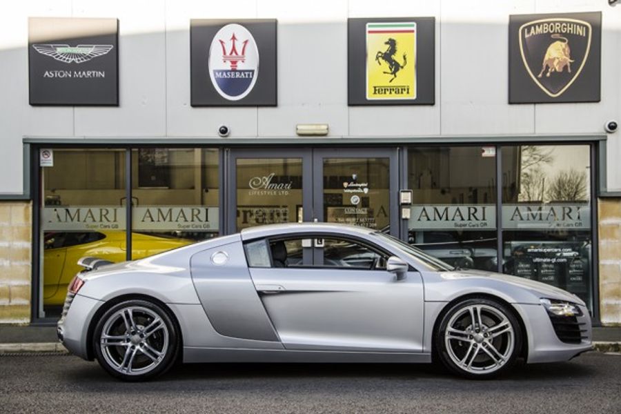 2010 AUDI R8 COUPE