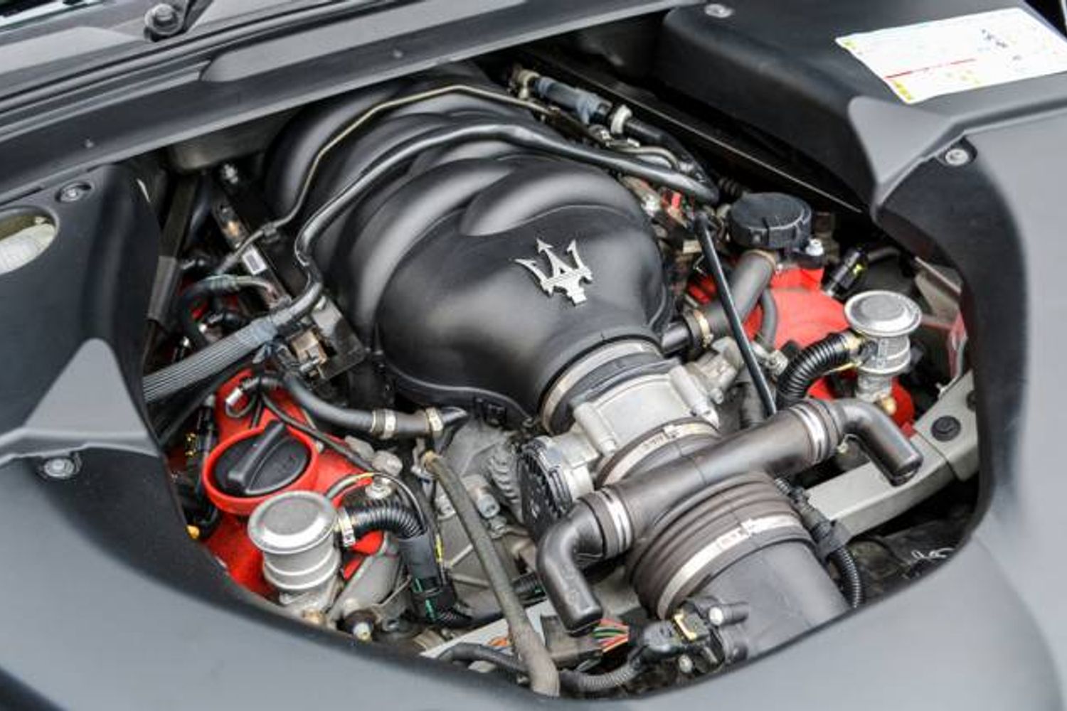 MASERATI GRANCABRIO CONVERTIBLE V8 Sport MC Shift