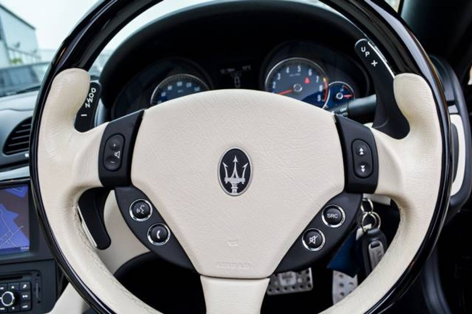 MASERATI GRANCABRIO CONVERTIBLE V8 Sport MC Shift