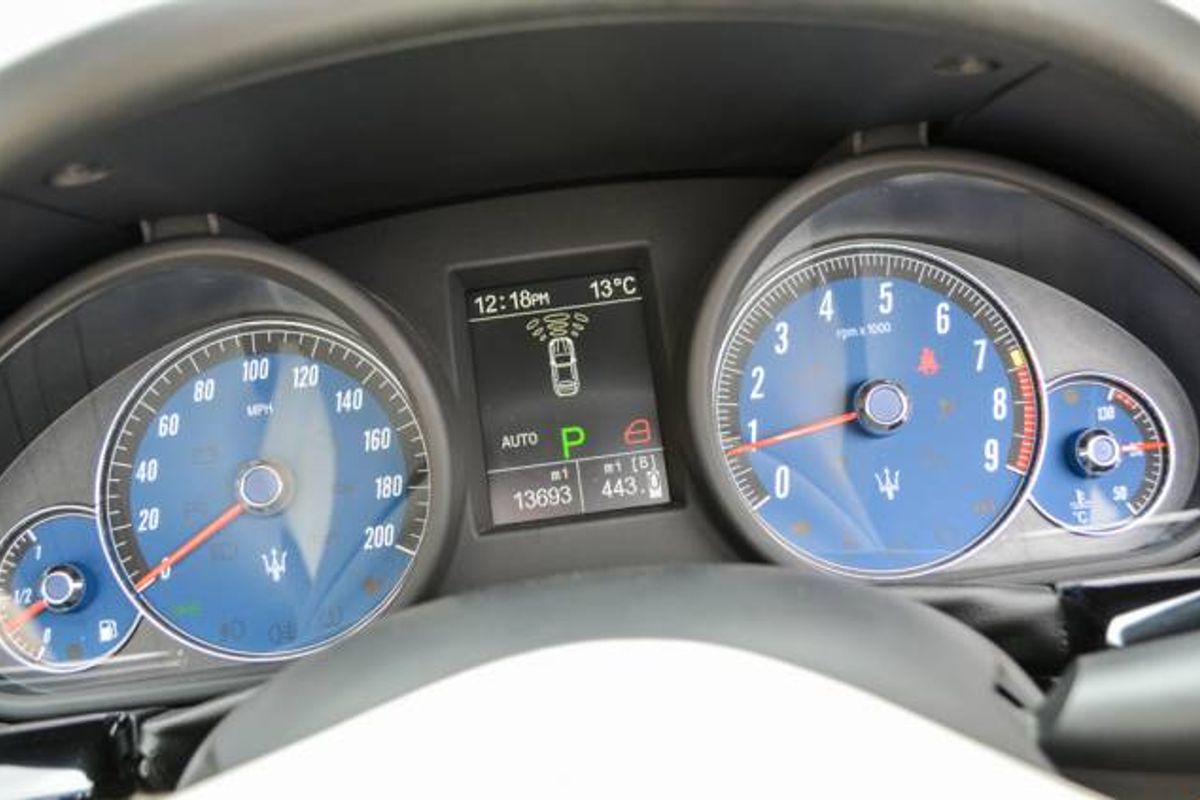 MASERATI GRANCABRIO CONVERTIBLE V8 Sport MC Shift