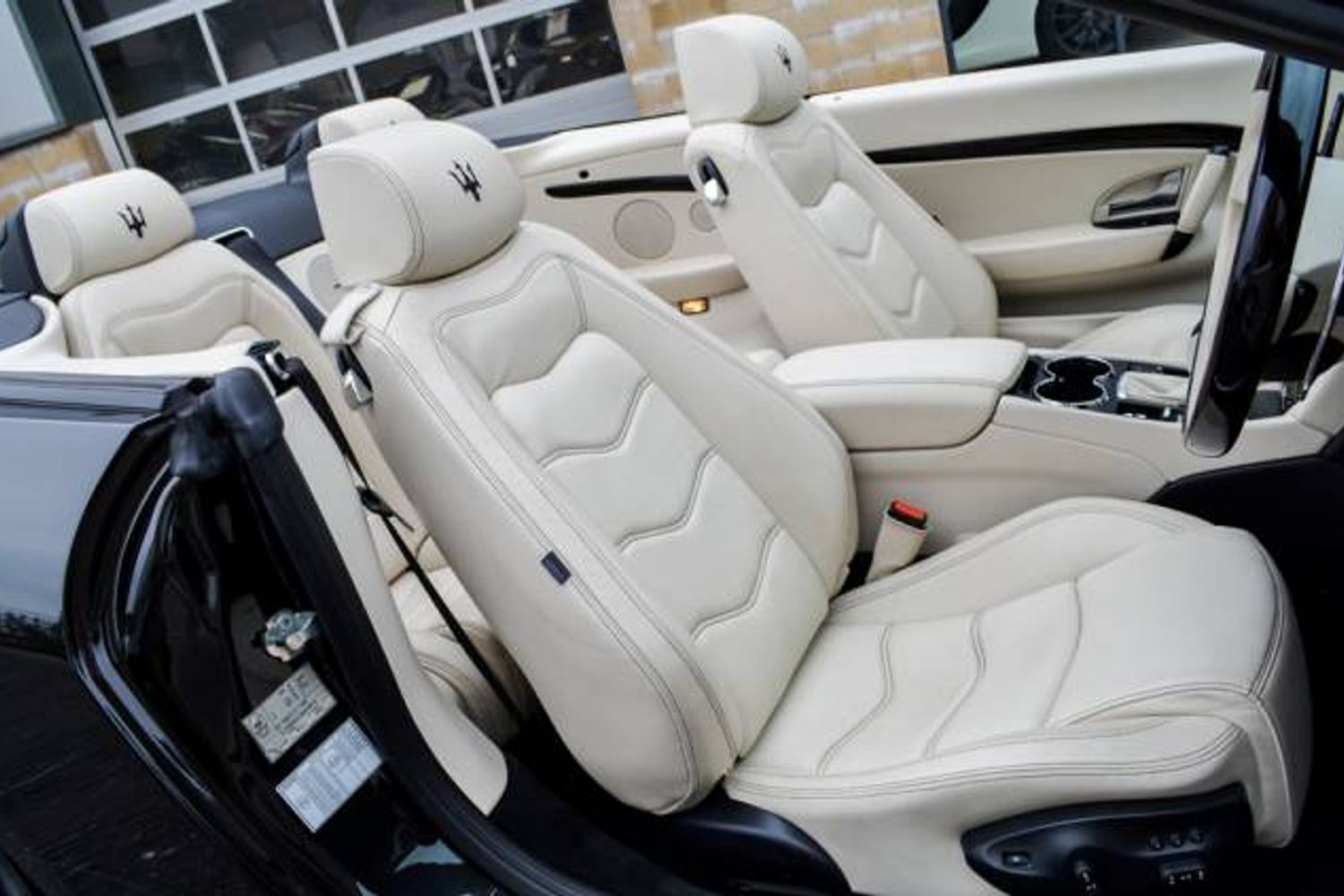 MASERATI GRANCABRIO CONVERTIBLE V8 Sport MC Shift