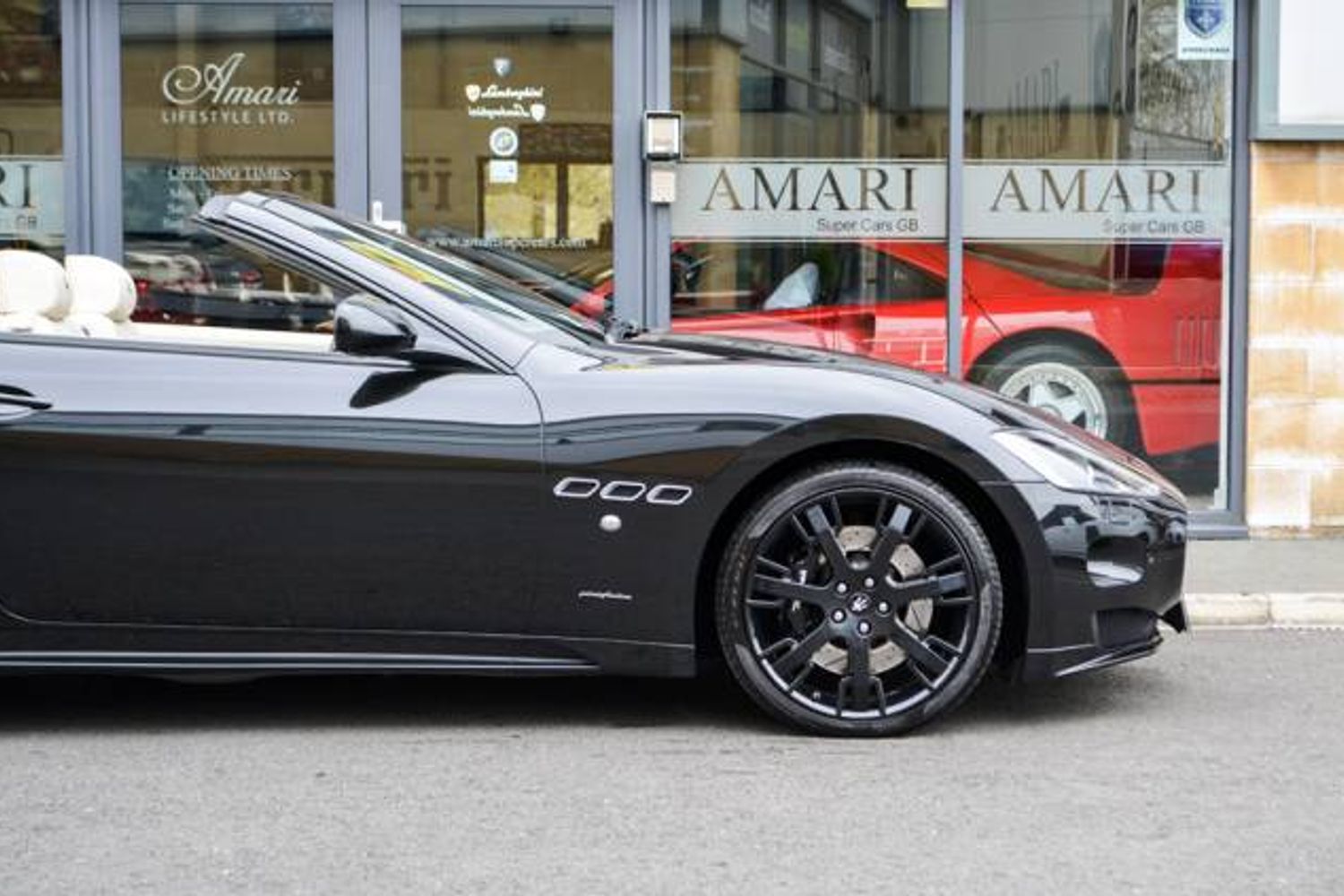 MASERATI GRANCABRIO CONVERTIBLE V8 Sport MC Shift
