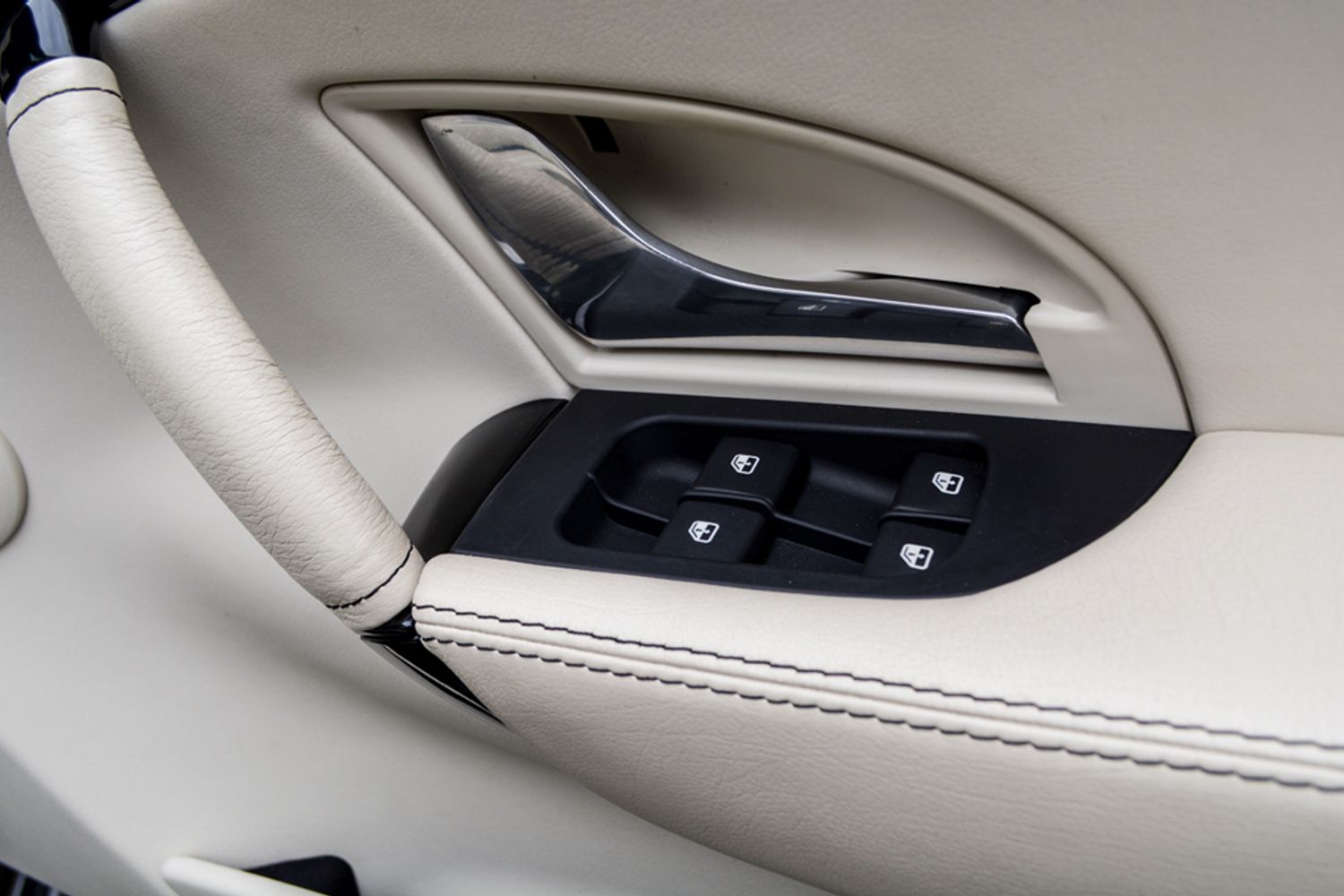 MASERATI GRANCABRIO CONVERTIBLE V8 Sport MC Shift
