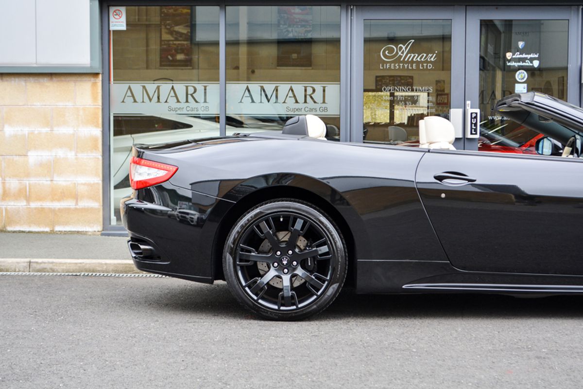 MASERATI GRANCABRIO CONVERTIBLE V8 Sport MC Shift