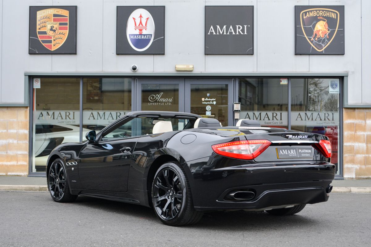 MASERATI GRANCABRIO CONVERTIBLE V8 Sport MC Shift