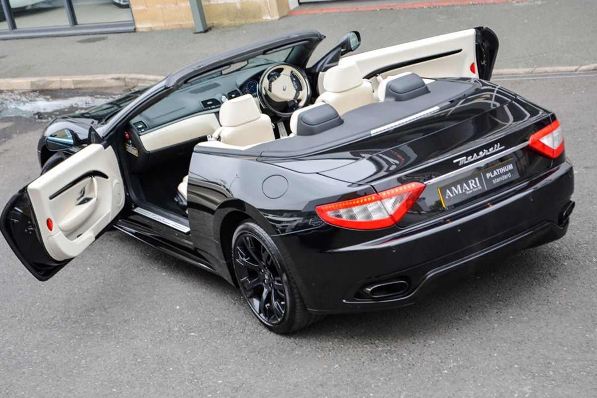 MASERATI GRANCABRIO CONVERTIBLE V8 Sport MC Shift