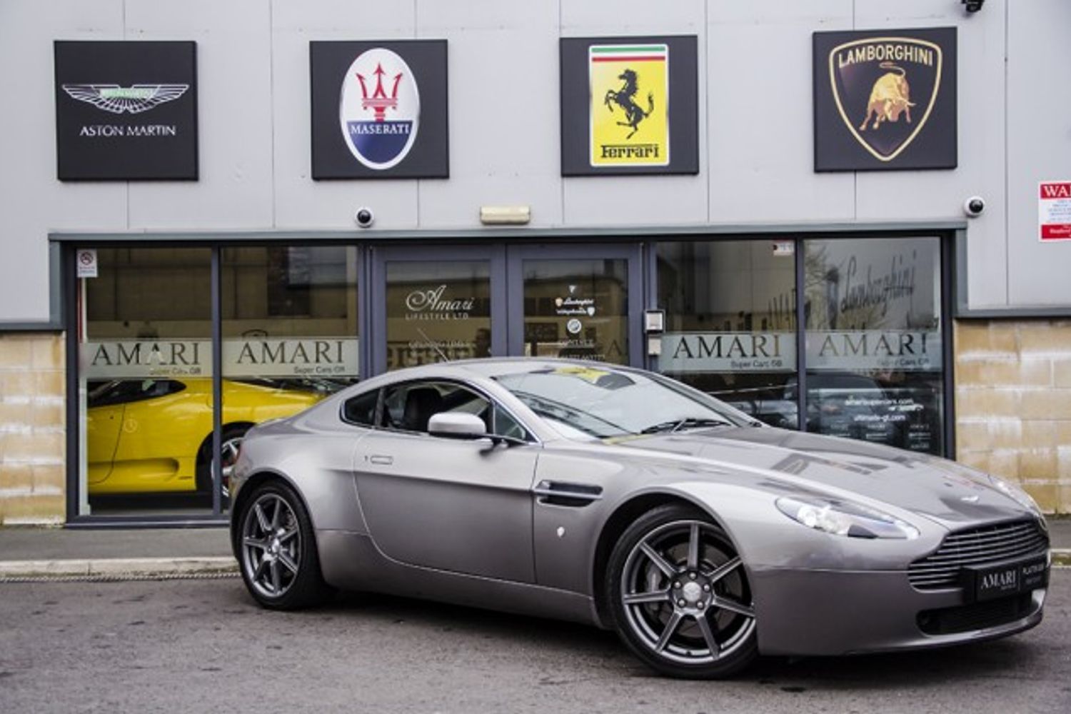 ASTON MARTIN V8 VANTAGE COUPE 2dr
