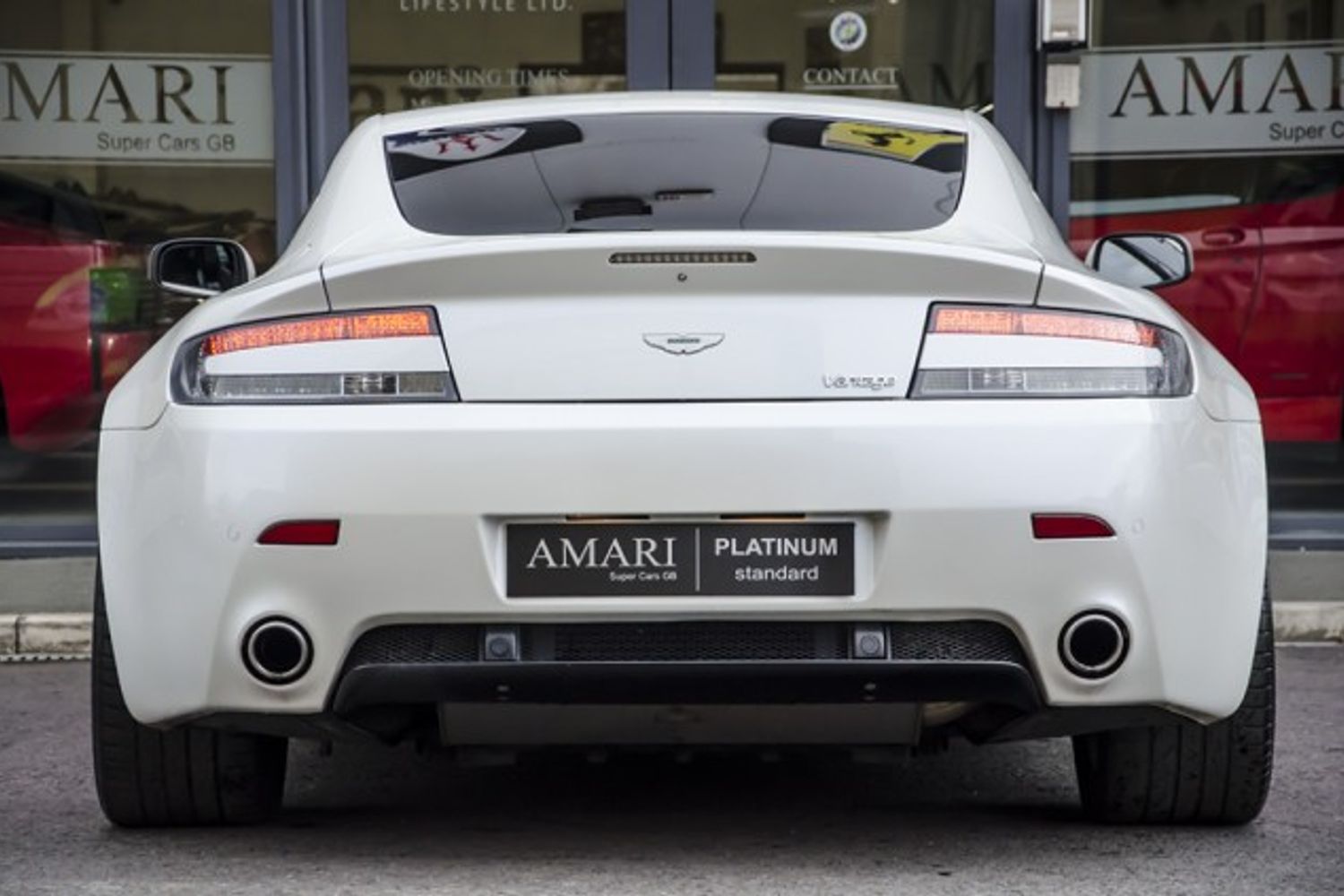 ASTON MARTIN V8 VANTAGE COUPE 2dr Sportshift