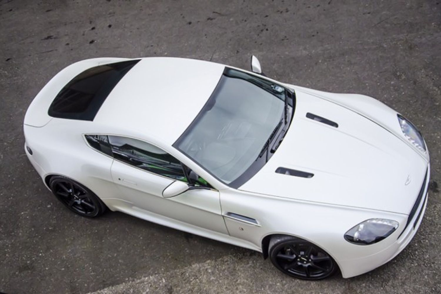 ASTON MARTIN V8 VANTAGE COUPE 2dr Sportshift