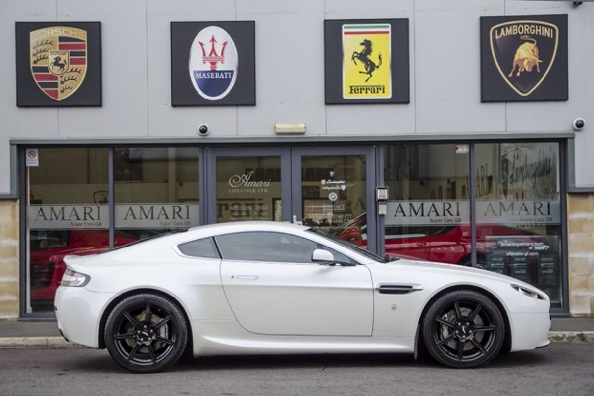 ASTON MARTIN V8 VANTAGE COUPE 2dr Sportshift