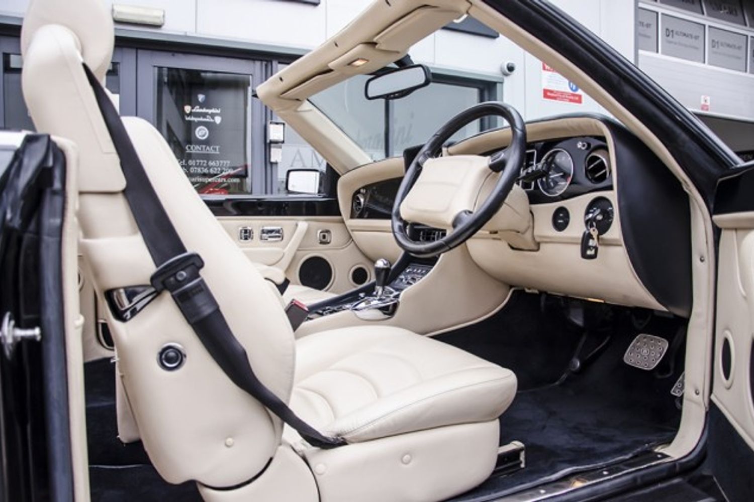 BENTLEY Azure Mulliner Wide Body