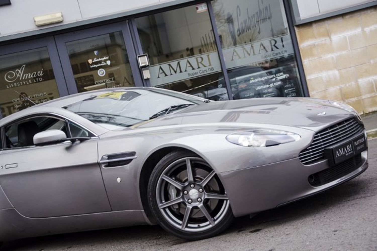 ASTON MARTIN V8 VANTAGE COUPE 2dr