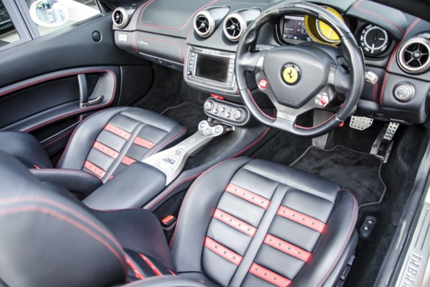 FERRARI CALIFORNIA CONVERTIBLE 2+ F1