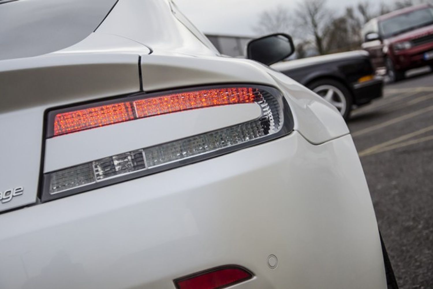 ASTON MARTIN V8 VANTAGE COUPE 2dr Sportshift