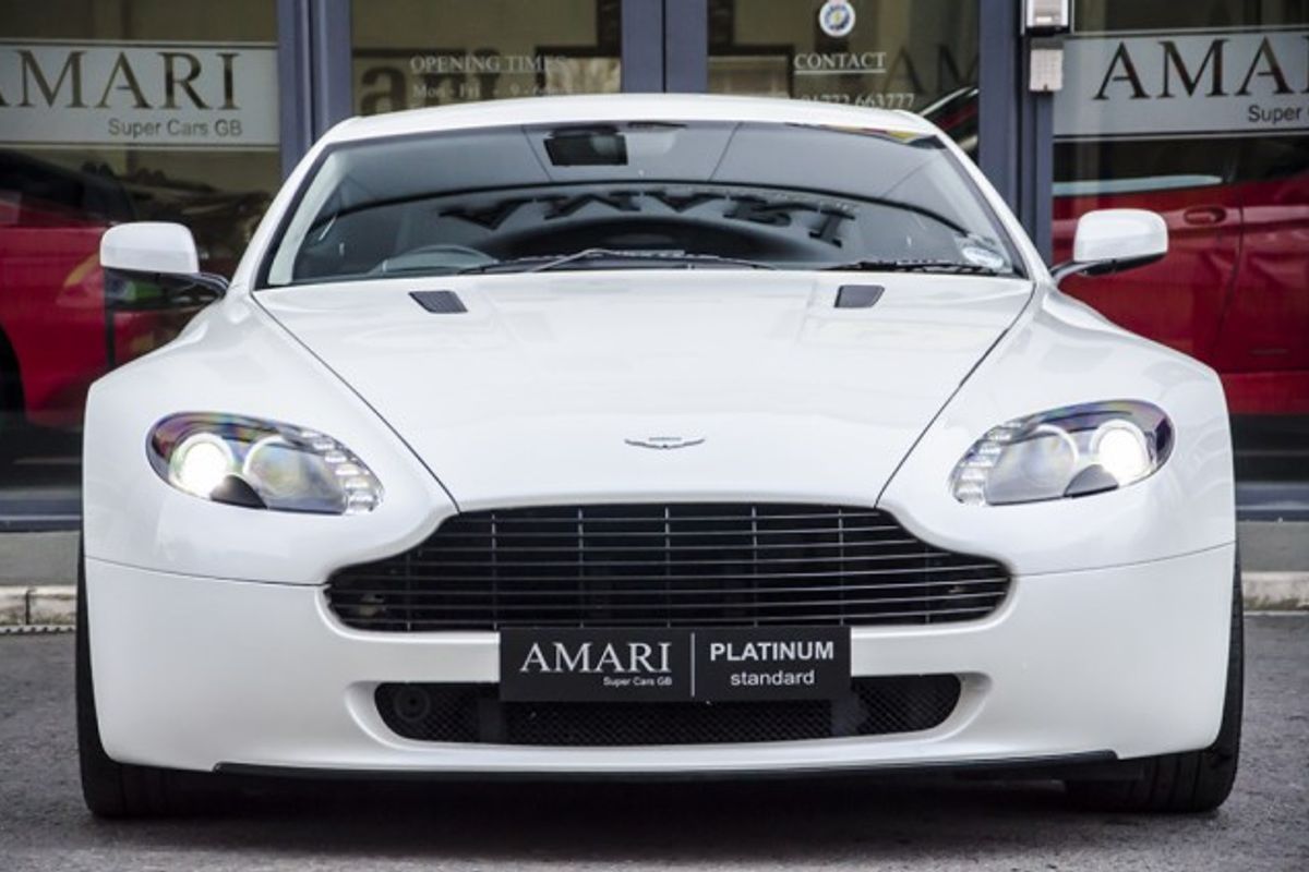ASTON MARTIN V8 VANTAGE COUPE 2dr Sportshift