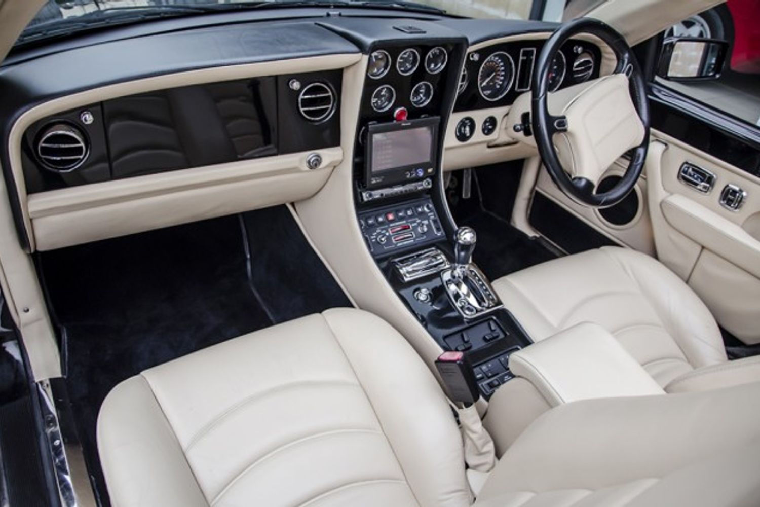 BENTLEY Azure Mulliner Wide Body
