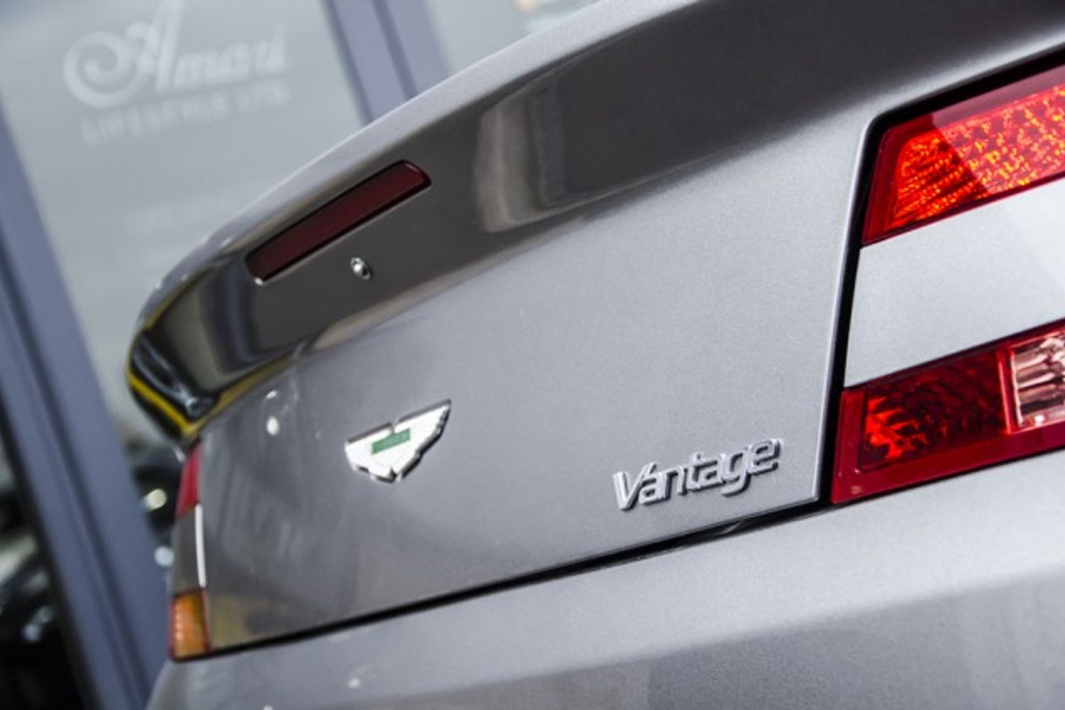 ASTON MARTIN V8 VANTAGE COUPE 2dr