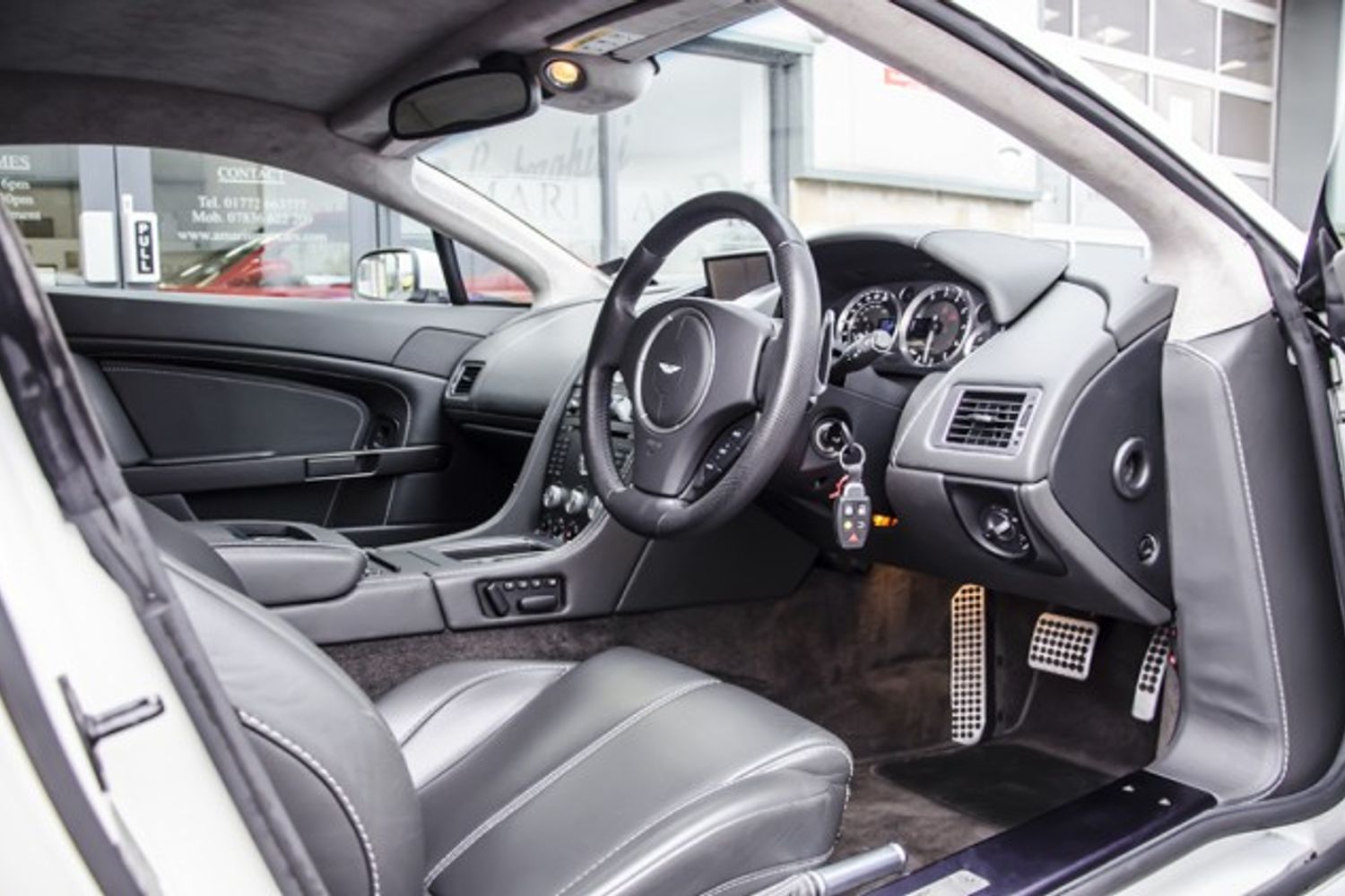 ASTON MARTIN V8 VANTAGE COUPE 2dr Sportshift