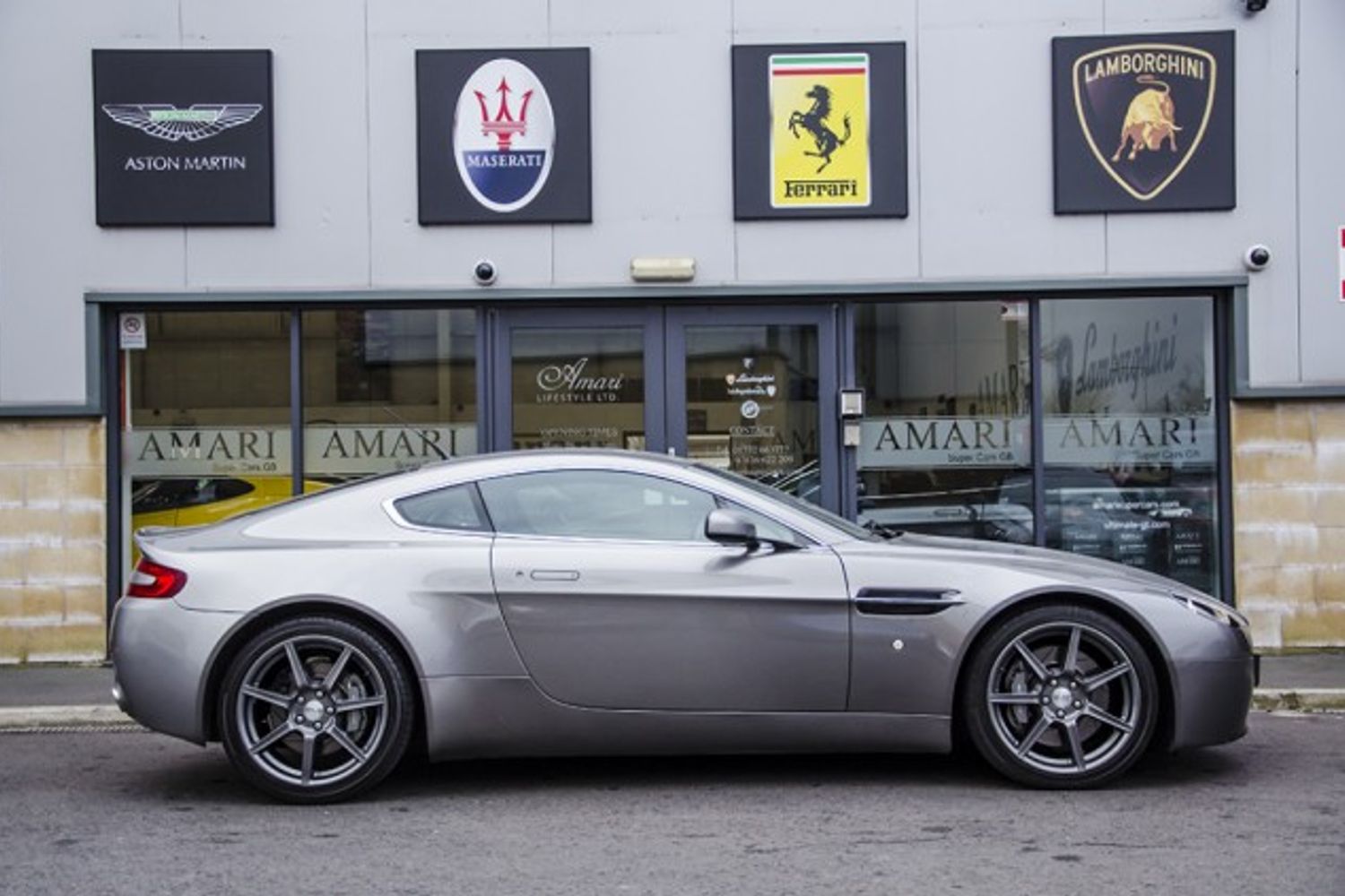 ASTON MARTIN V8 VANTAGE COUPE 2dr