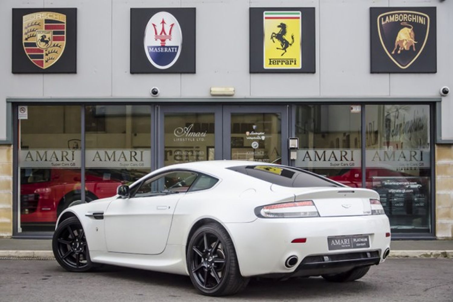 ASTON MARTIN V8 VANTAGE COUPE 2dr Sportshift