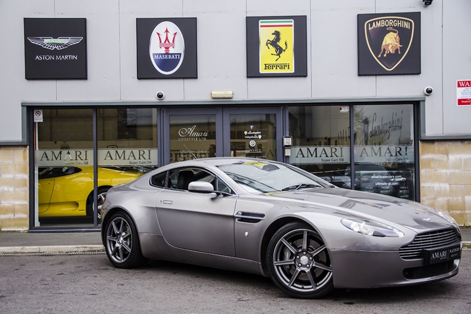ASTON MARTIN V8 VANTAGE COUPE 2dr