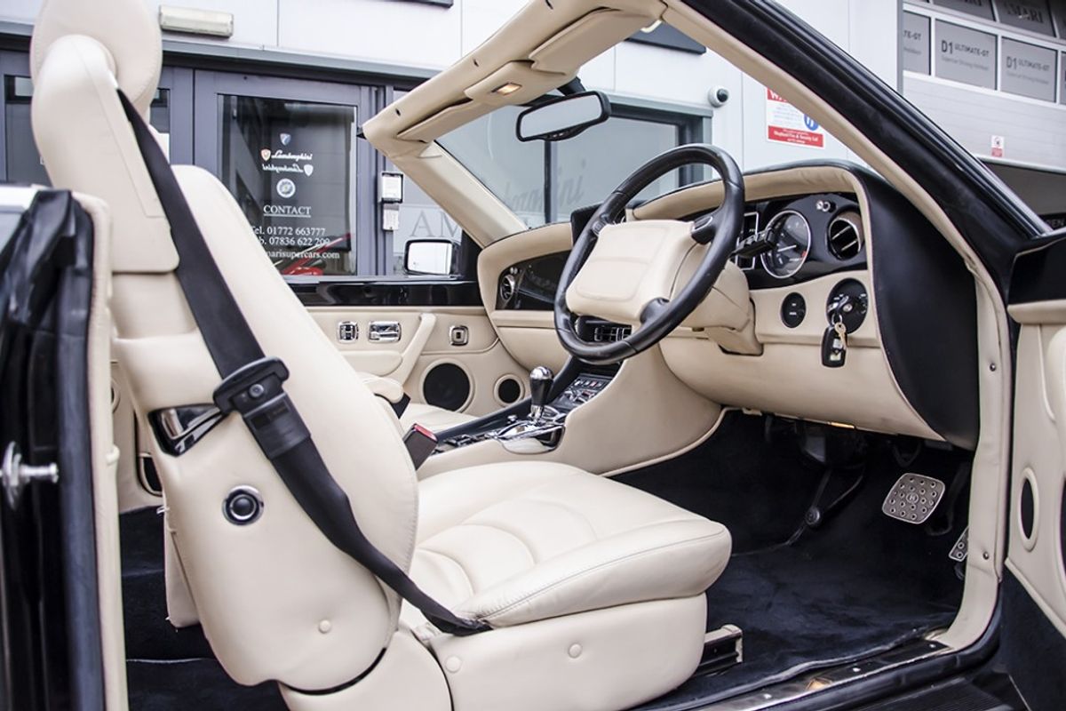 BENTLEY Azure Mulliner Wide Body