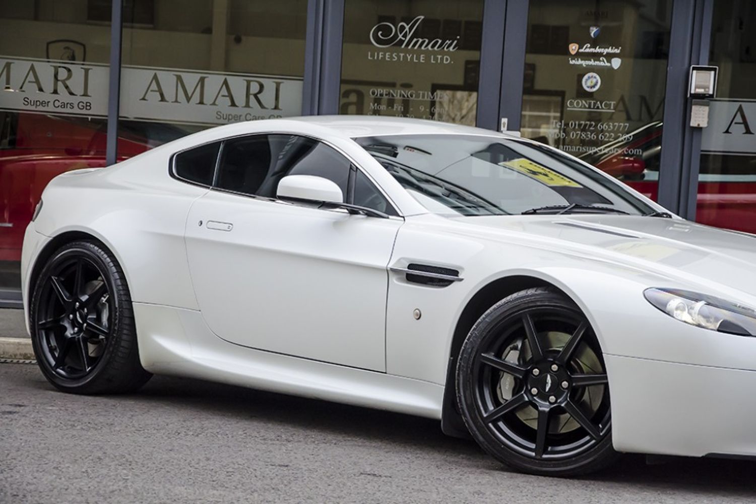 ASTON MARTIN V8 VANTAGE COUPE 2dr Sportshift