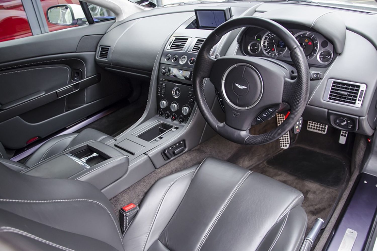 ASTON MARTIN V8 VANTAGE COUPE 2dr Sportshift
