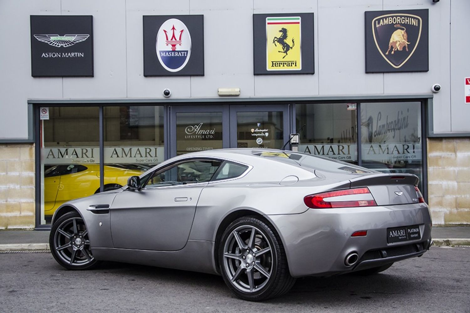 ASTON MARTIN V8 VANTAGE COUPE 2dr