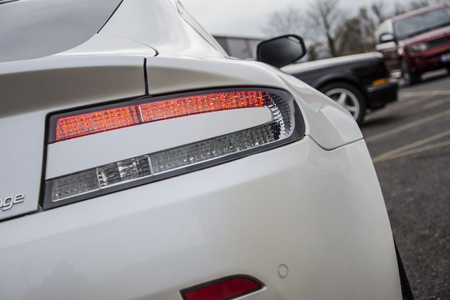 ASTON MARTIN V8 VANTAGE COUPE 2dr Sportshift
