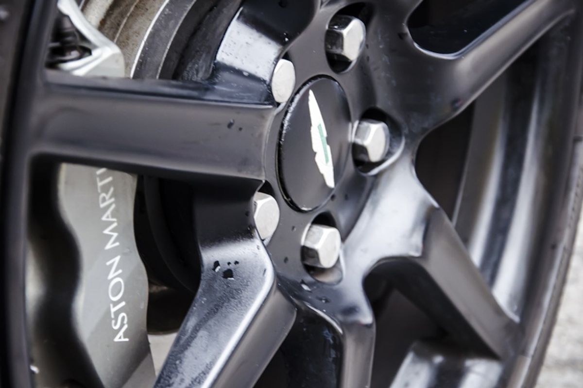ASTON MARTIN V8 VANTAGE COUPE 2dr Sportshift