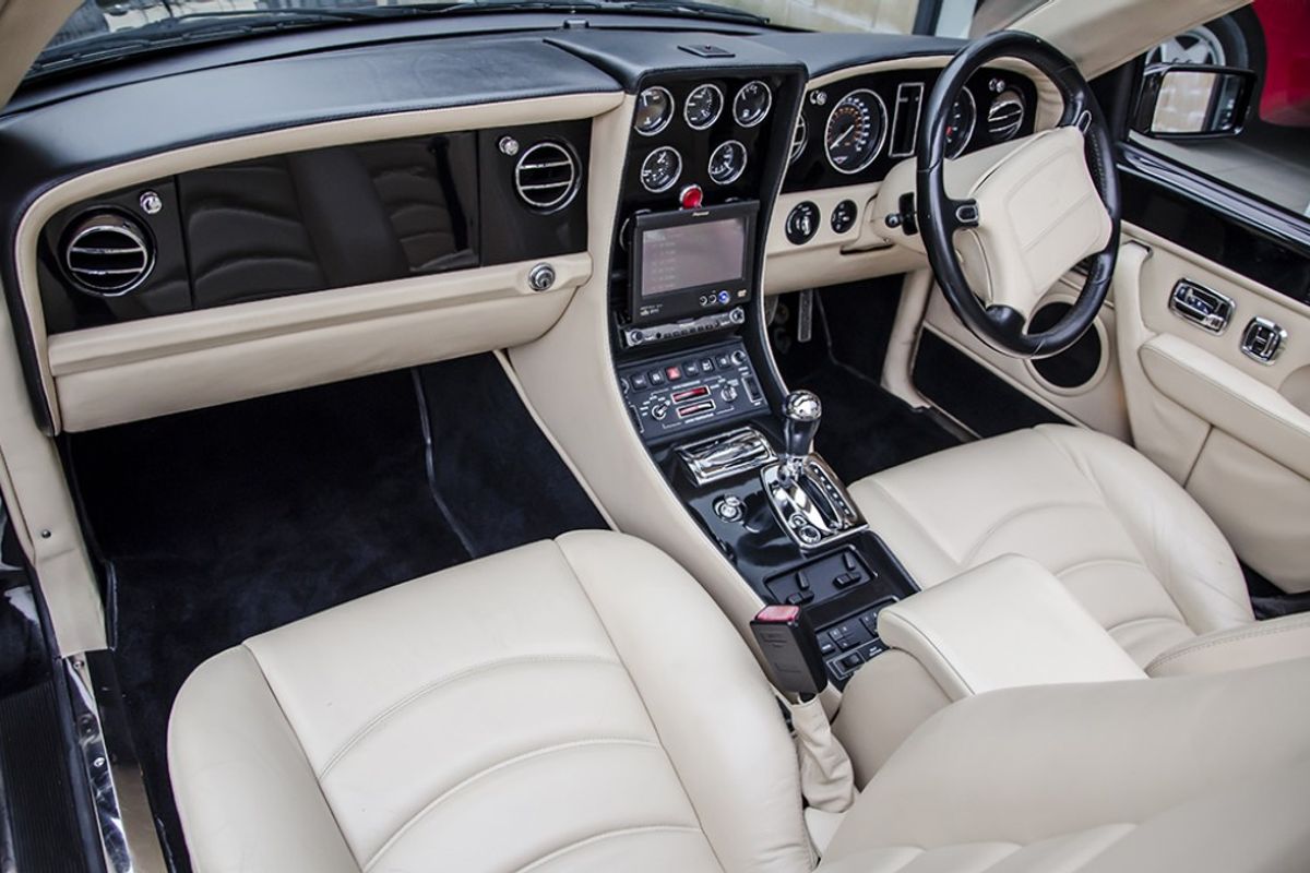 BENTLEY Azure Mulliner Wide Body
