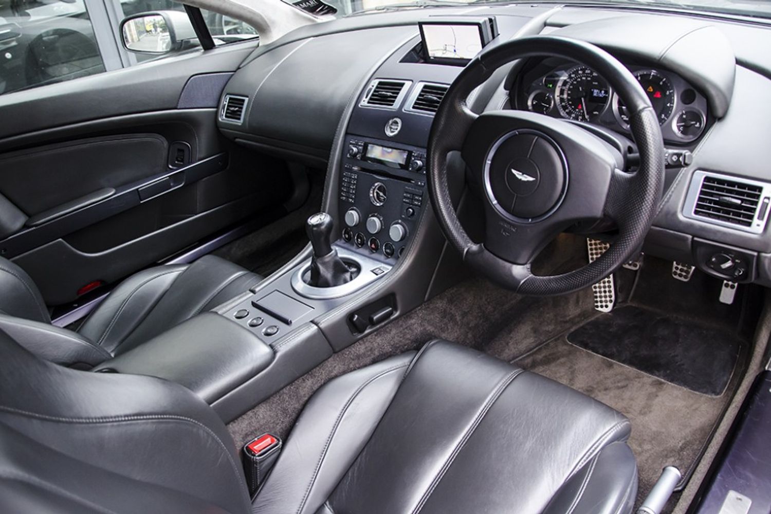 ASTON MARTIN V8 VANTAGE COUPE 2dr