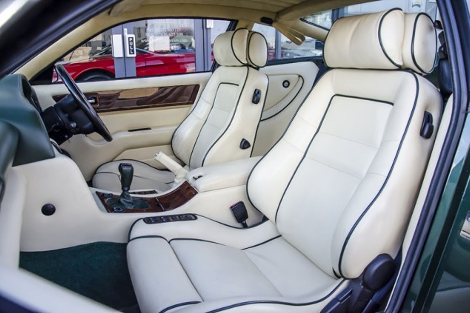 ASTON MARTIN Virage Vantage 550 Supercharged