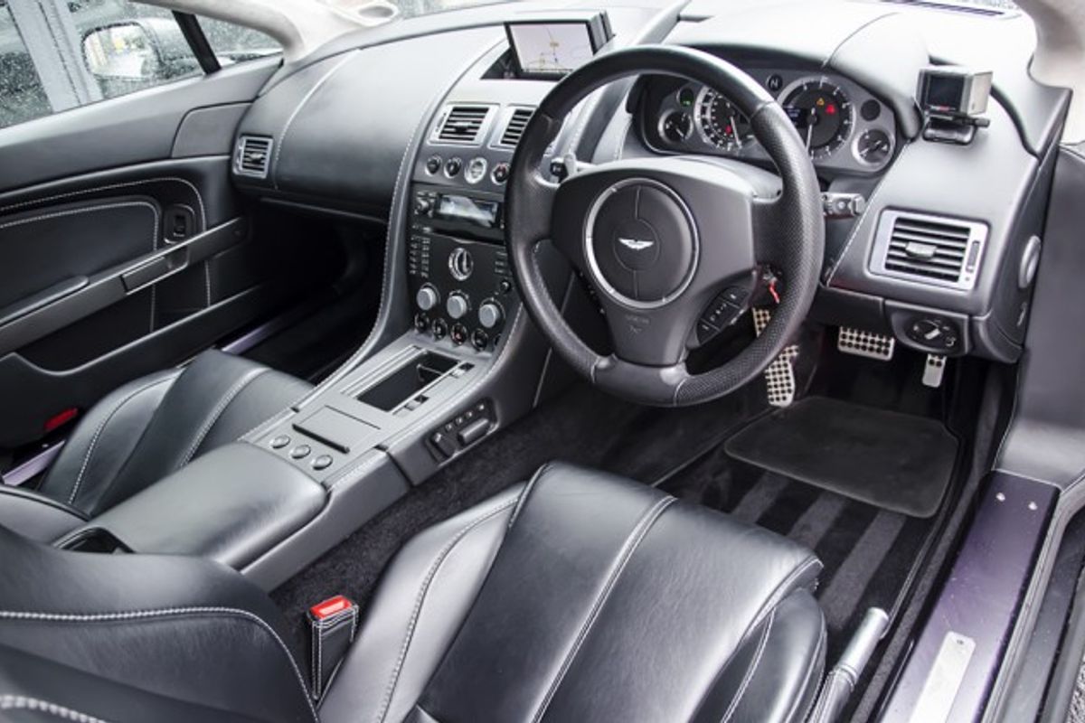 ASTON MARTIN V8 VANTAGE ROADSTER 2dr Sportshift