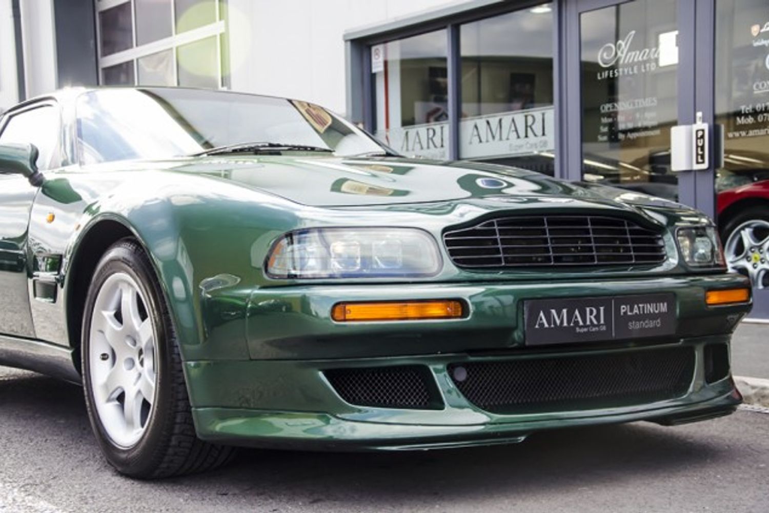 ASTON MARTIN Virage Vantage 550 Supercharged