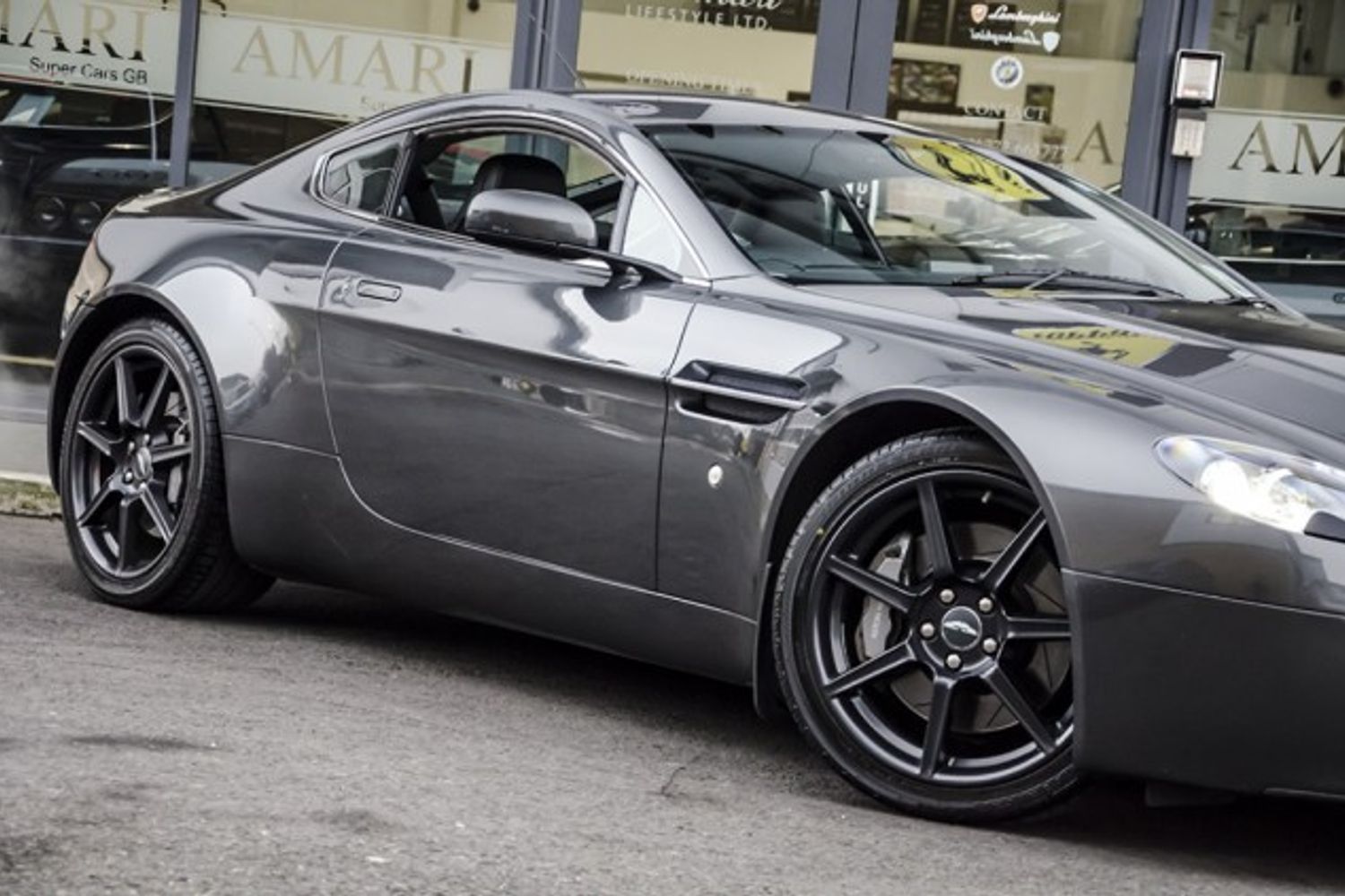 ASTON MARTIN V8 VANTAGE ROADSTER 2dr Sportshift