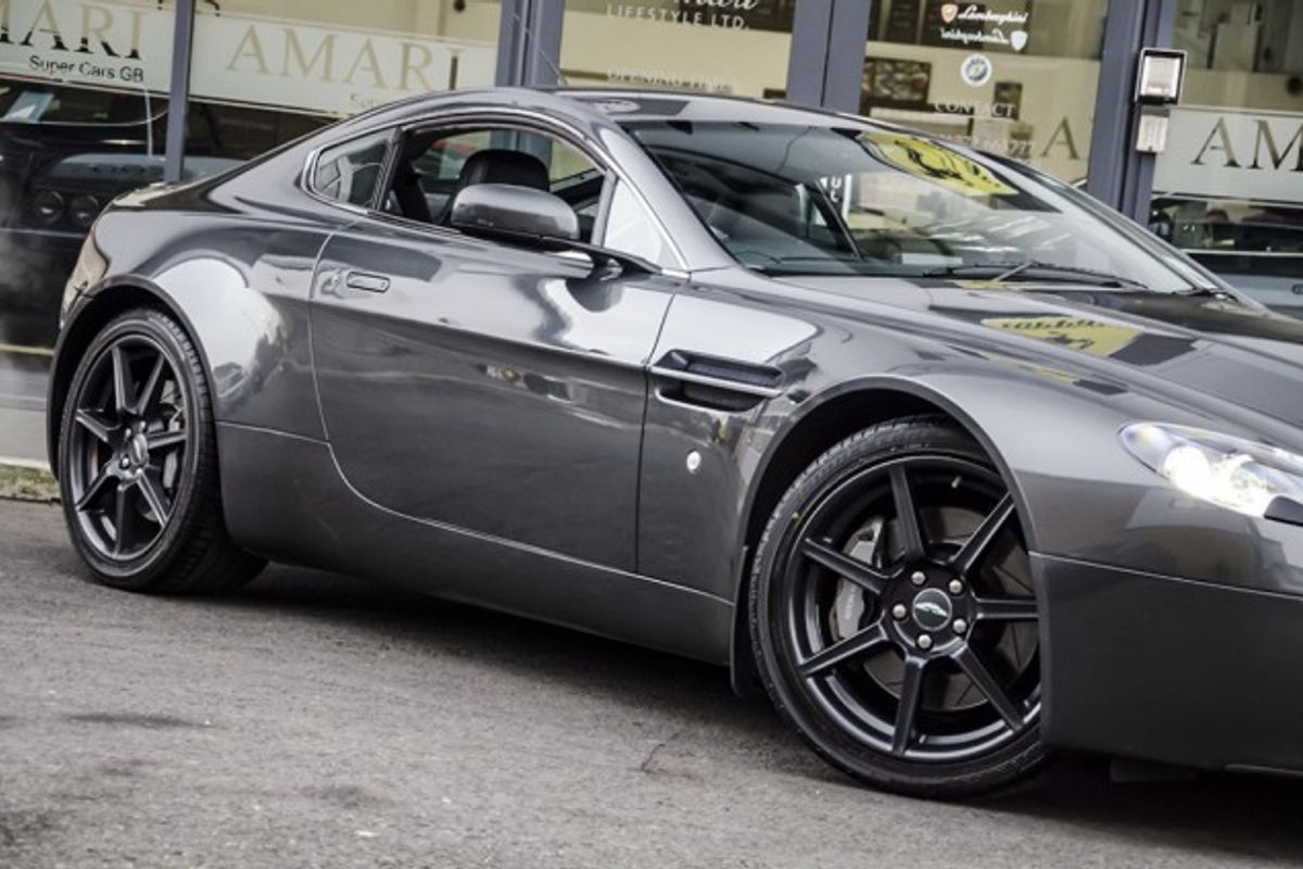 ASTON MARTIN V8 VANTAGE ROADSTER 2dr Sportshift