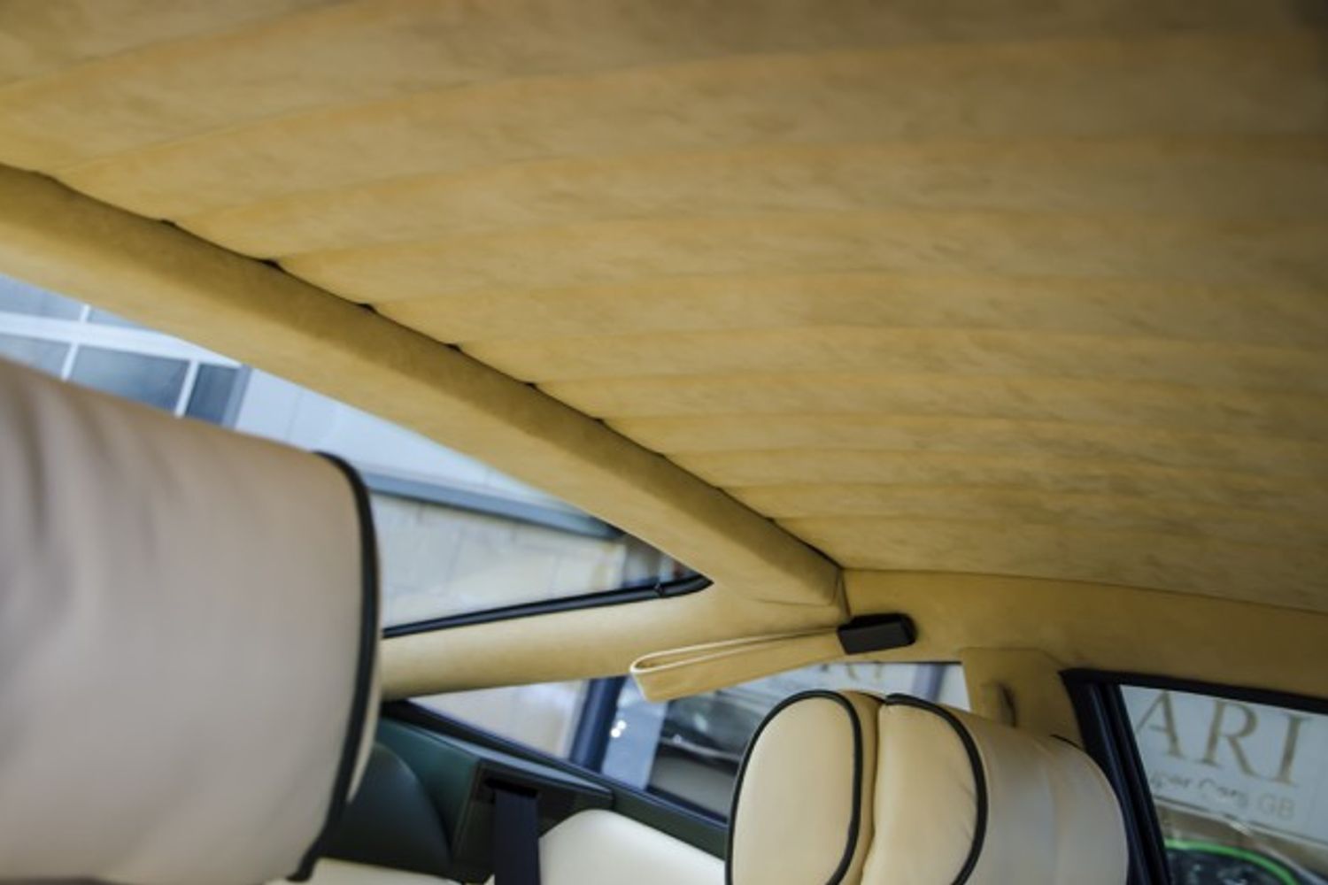 ASTON MARTIN Virage Vantage 550 Supercharged