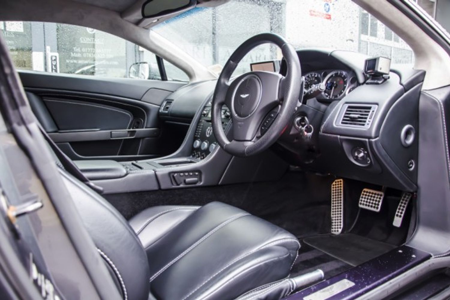 ASTON MARTIN V8 VANTAGE ROADSTER 2dr Sportshift