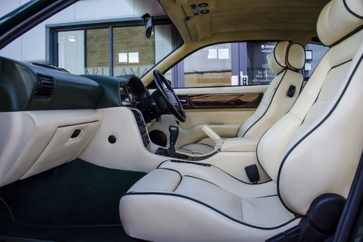 ASTON MARTIN Virage Vantage 550 Supercharged
