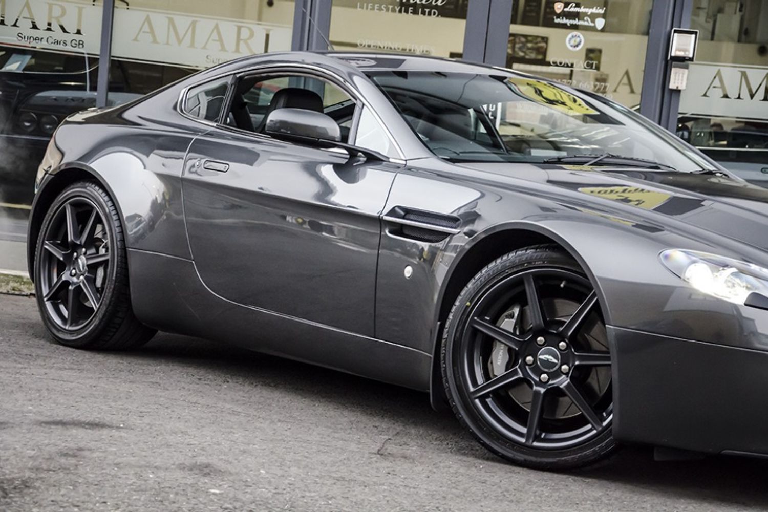 ASTON MARTIN V8 VANTAGE ROADSTER 2dr Sportshift